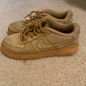 Mens Nike Gum Sole Shoes 